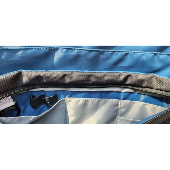 Case Logic 3201140 VNM-217 17" Notebook Carrying Case Messenger Bag Nylon BLACK - Picture 10 of 16